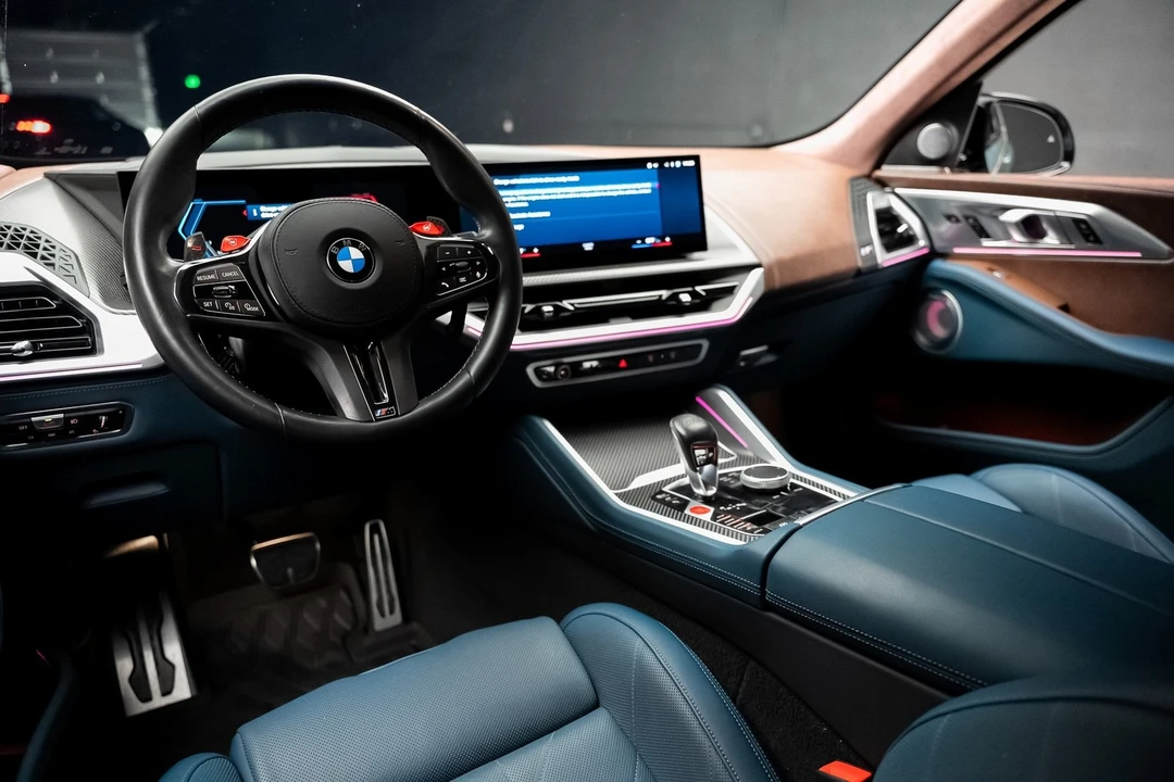 2023 BMW XM - Image 2 of 12