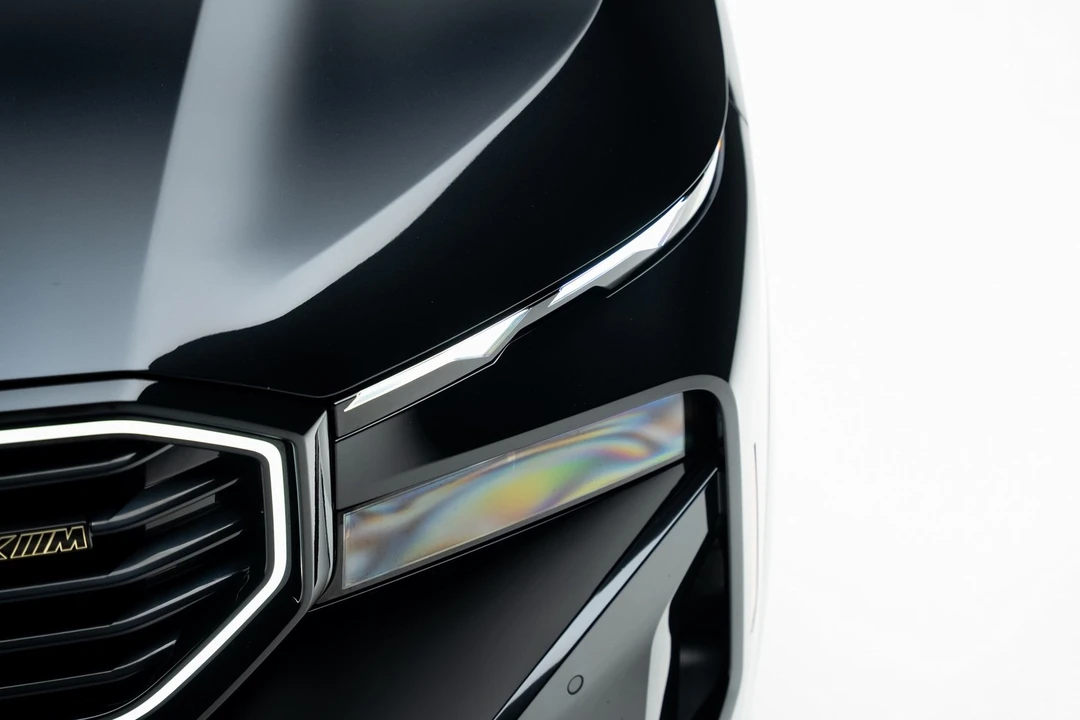 2023 BMW XM - Image 10 of 12