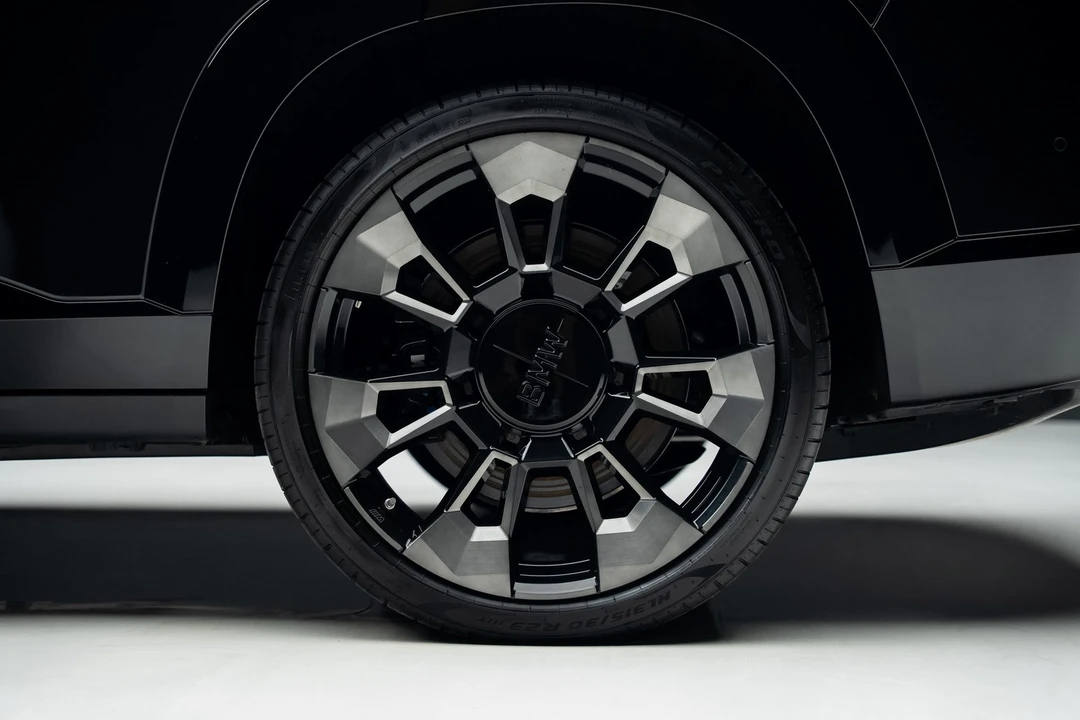 2023 BMW XM - Image 21 of 21