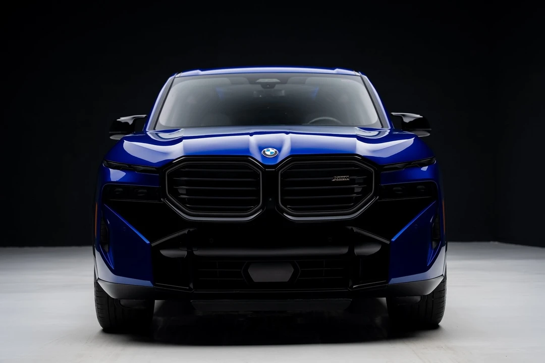 2023 BMW XM - Image 7 of 12