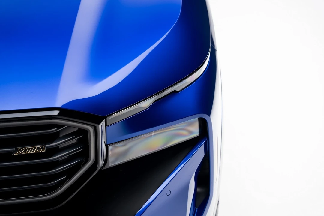2023 BMW XM - Image 10 of 12