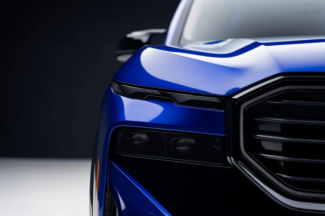 2023 BMW XM - Image 8 of 12