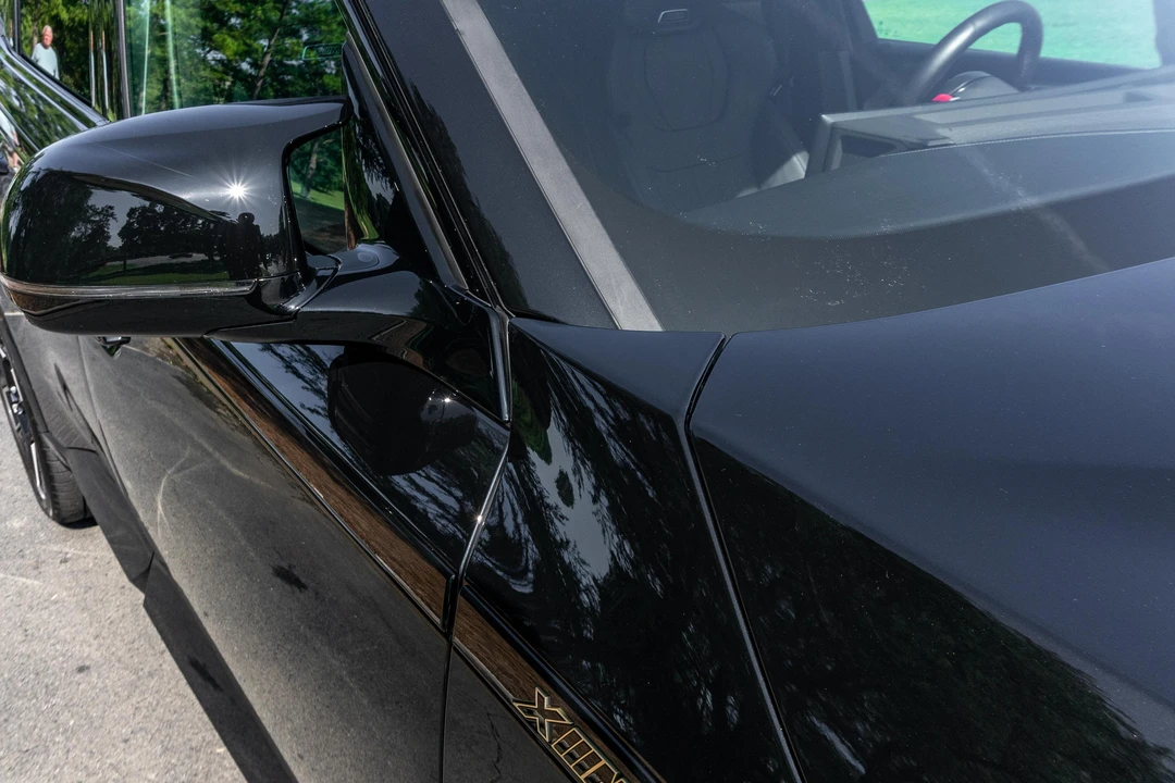 2023 BMW XM - Image 9 of 31