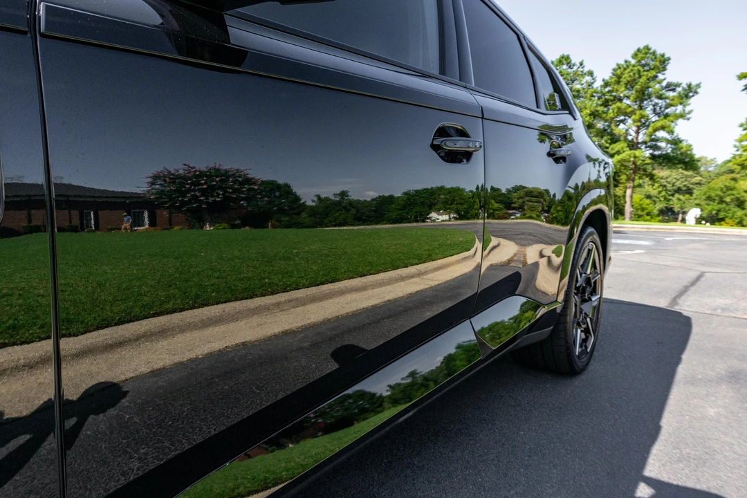 2023 BMW XM - Image 24 of 31