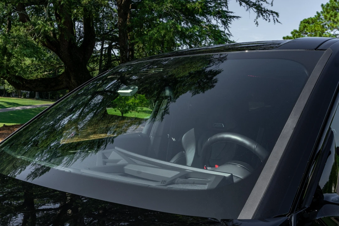 2023 BMW XM - Image 19 of 31