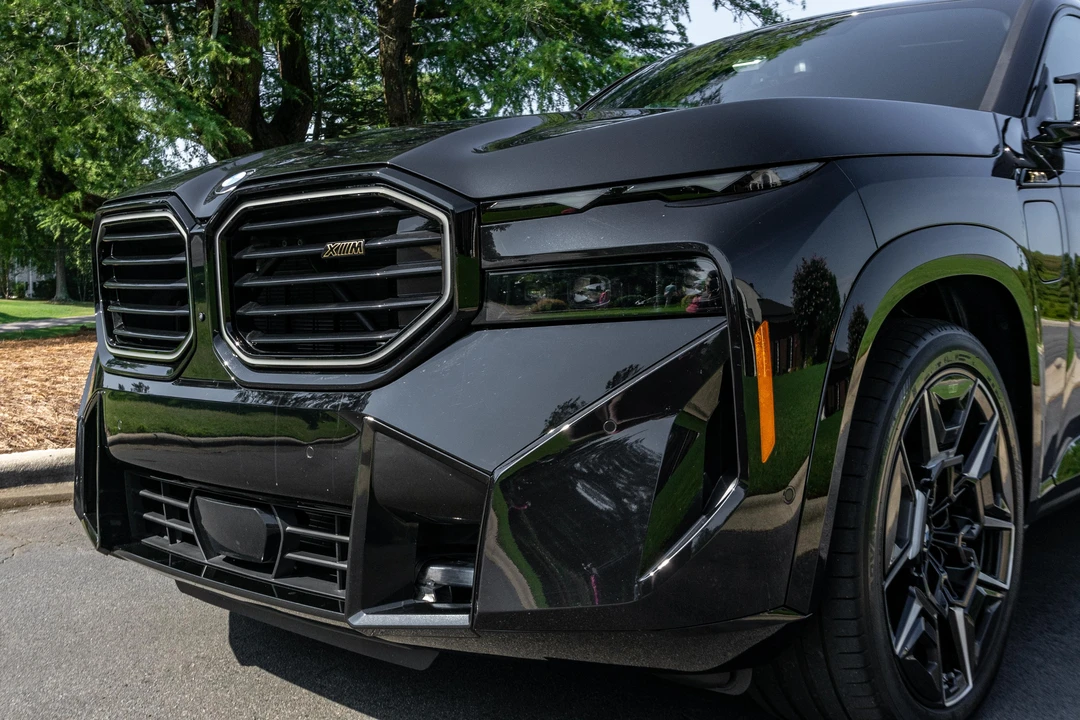 2023 BMW XM - Image 17 of 31