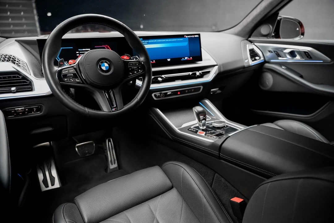 2023 BMW XM - Image 2 of 12