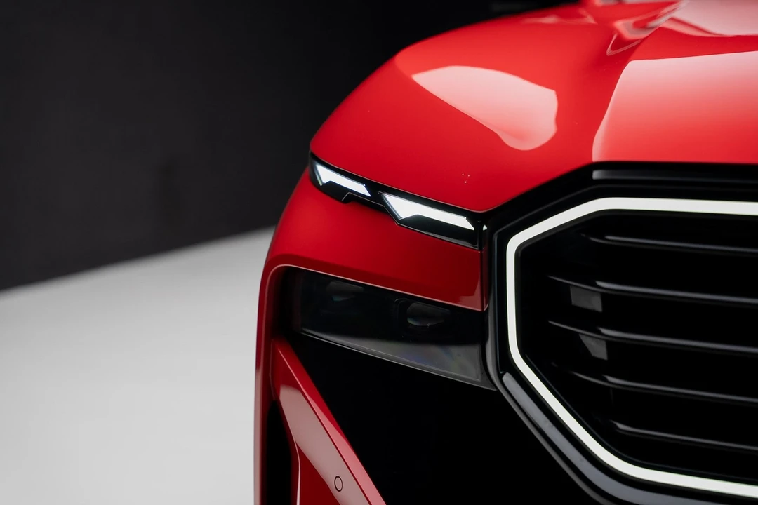 2023 BMW XM - Image 8 of 21