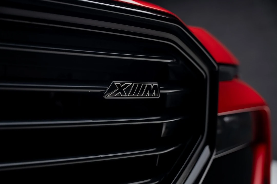 2023 BMW XM - Image 13 of 21