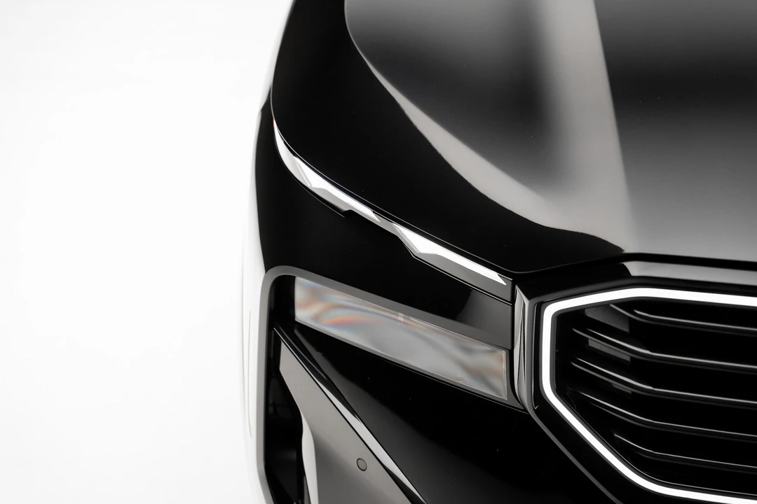 2023 BMW XM - Image 11 of 12