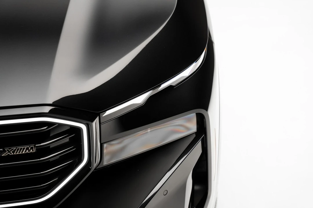 2023 BMW XM - Image 10 of 12