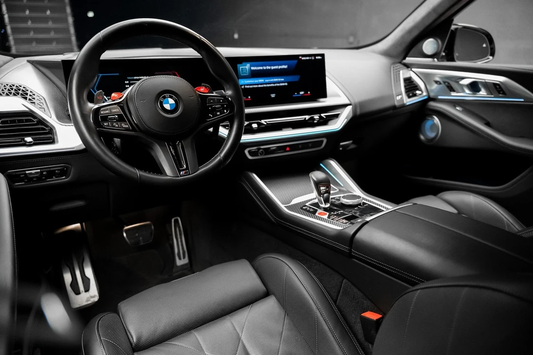 2023 BMW XM - Image 2 of 12