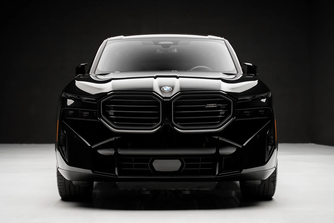 2023 BMW XM - Image 7 of 12