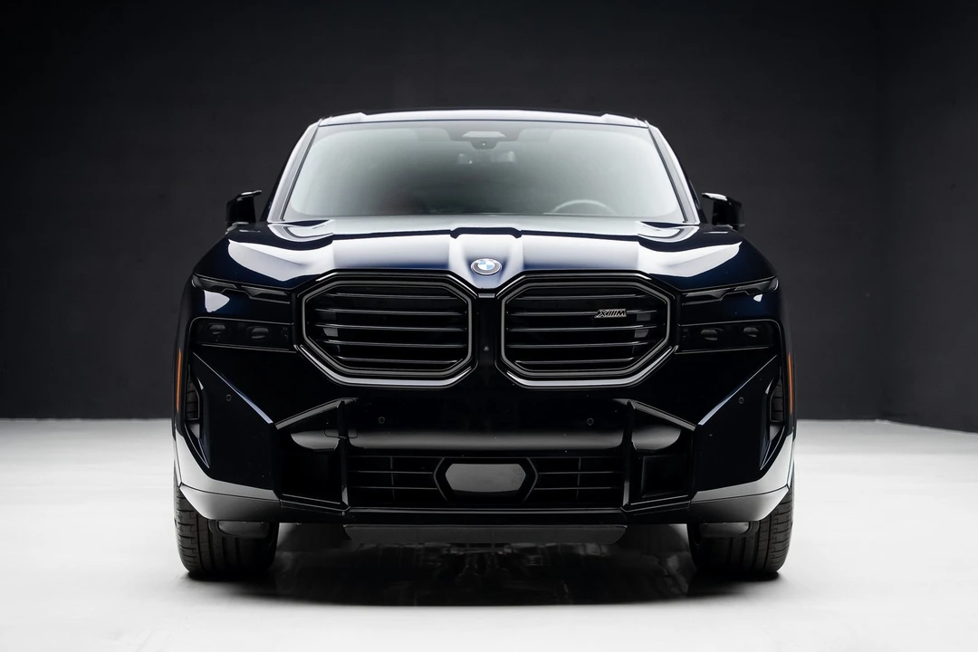2023 BMW XM - Image 7 of 12