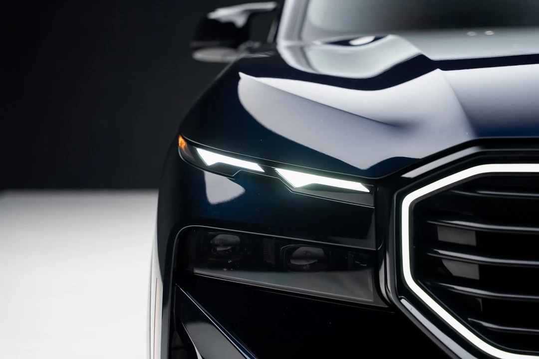 2023 BMW XM - Image 8 of 21