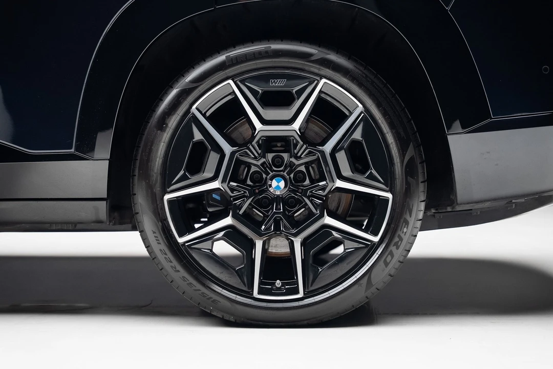 2023 BMW XM - Image 21 of 21