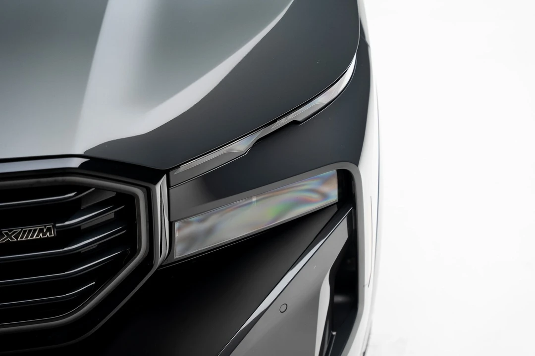2023 BMW XM - Image 10 of 12