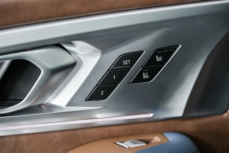 2023 BMW XM - Image 19 of 21