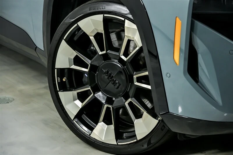 2023 BMW XM - Image 4 of 21