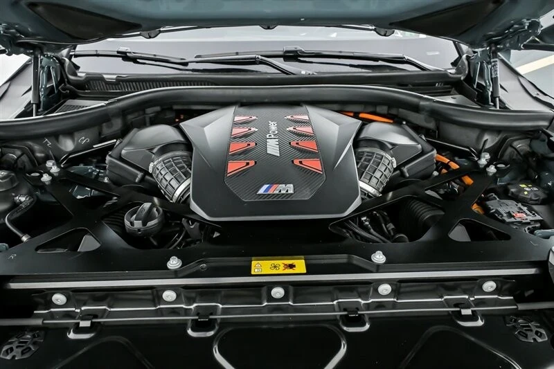 2023 BMW XM - Image 17 of 21