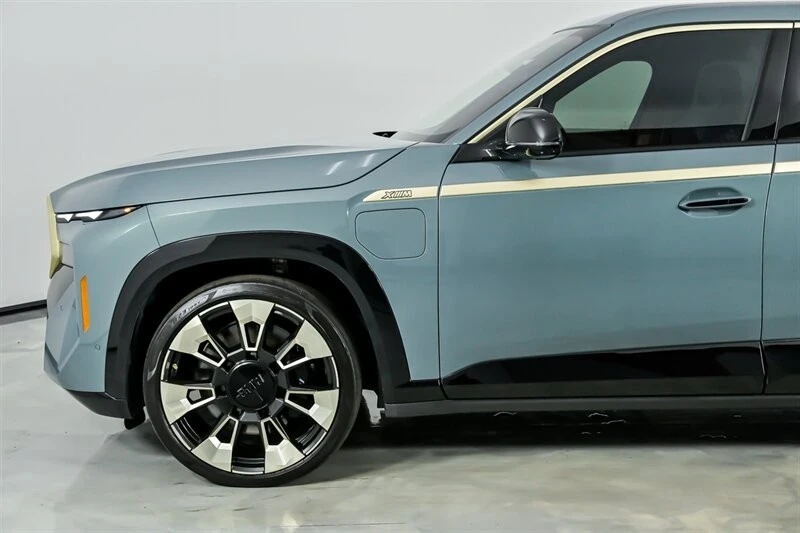2023 BMW XM - Image 7 of 21