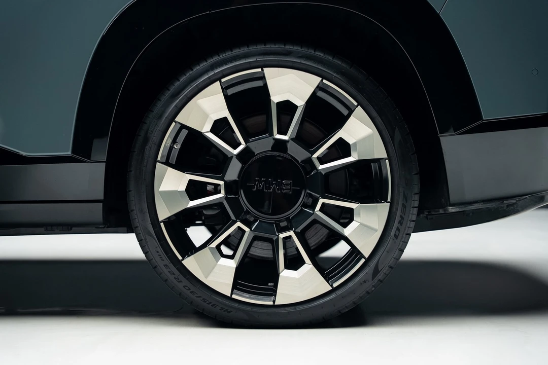 2023 BMW XM - Image 21 of 21