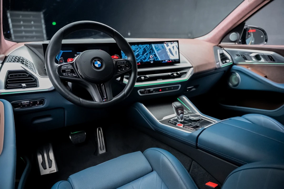 2023 BMW XM - Image 2 of 21