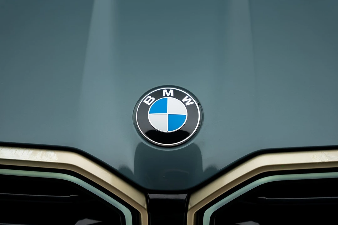 2023 BMW XM - Image 12 of 21