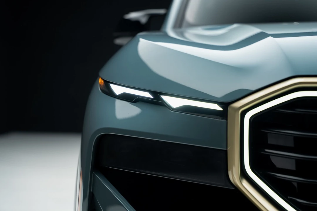 2023 BMW XM - Image 8 of 21
