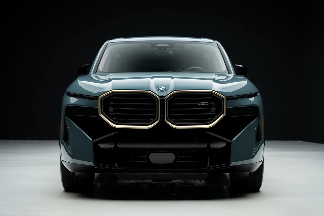 2023 BMW XM - Image 7 of 21