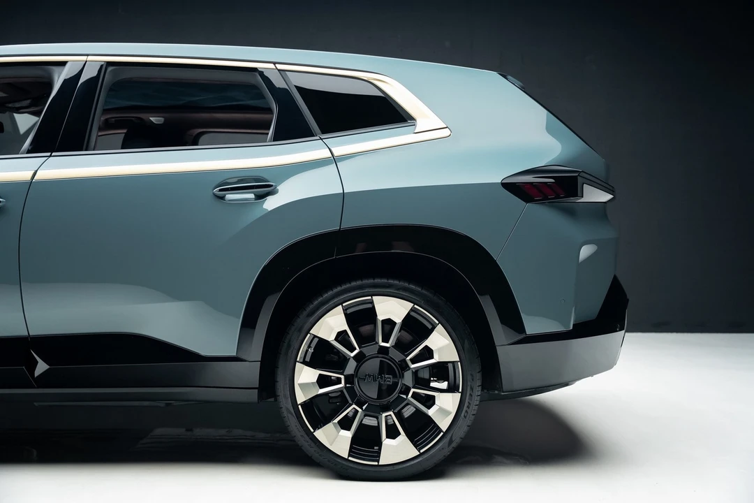 2023 BMW XM - Image 20 of 21
