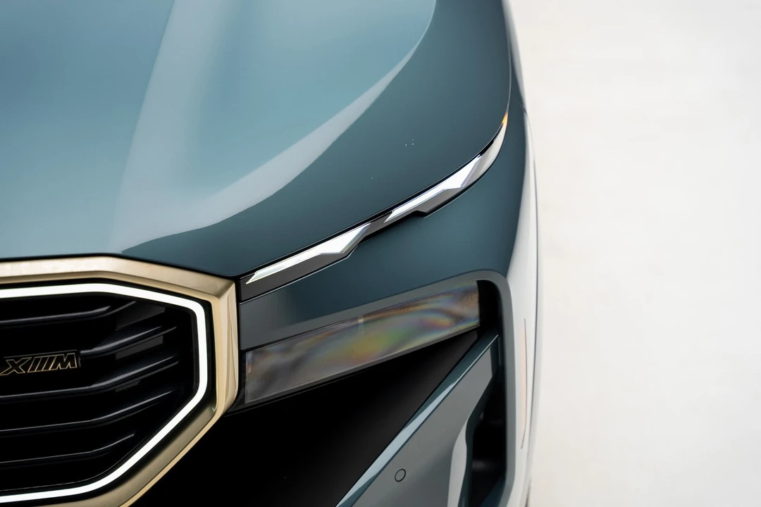 2023 BMW XM - Image 10 of 21