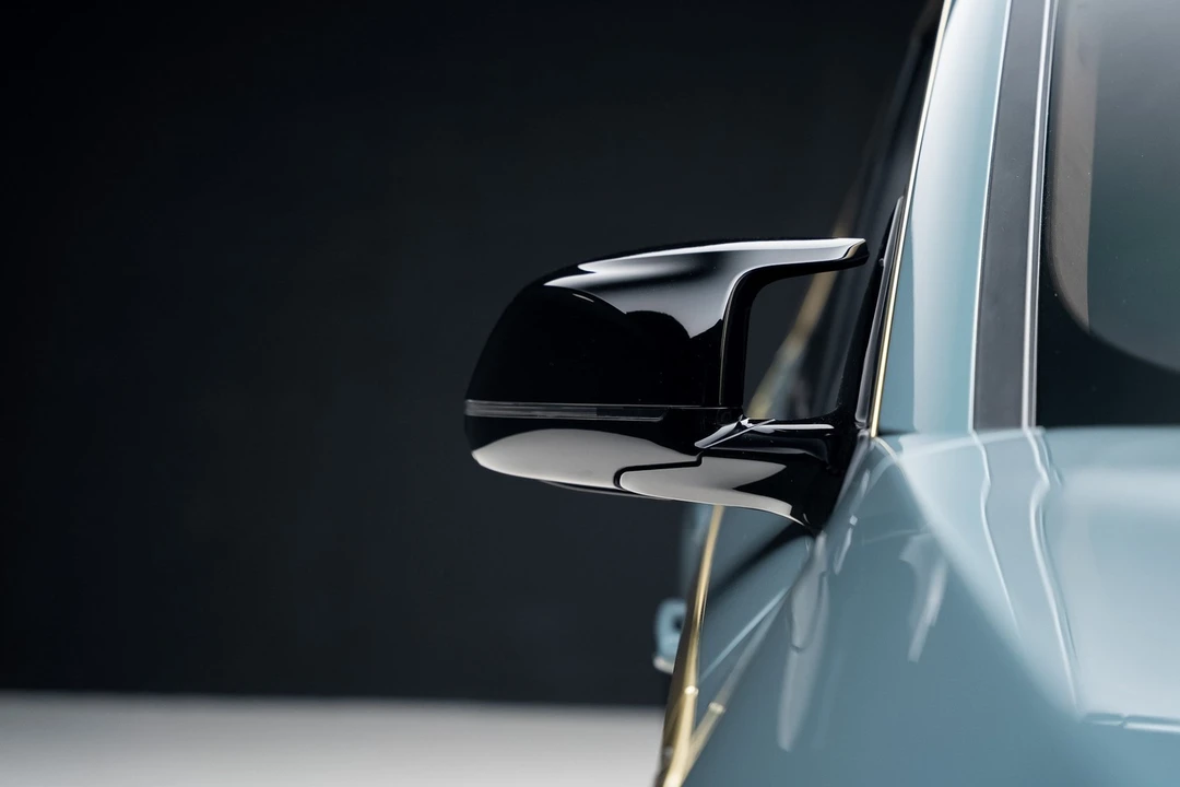 2023 BMW XM - Image 13 of 21
