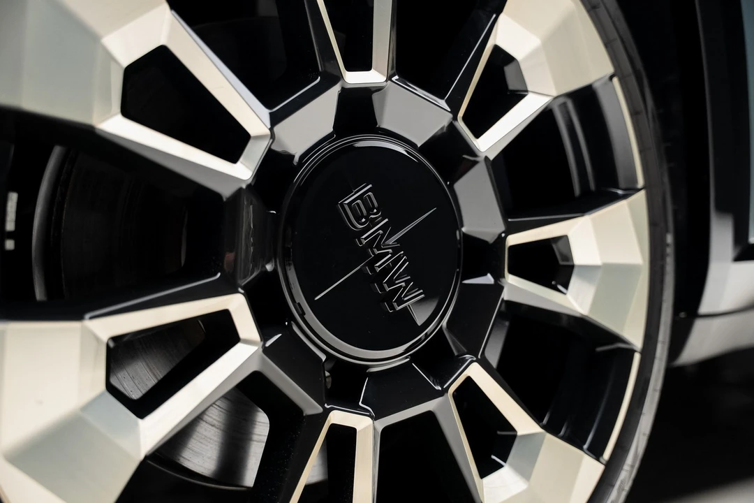 2023 BMW XM - Image 21 of 21