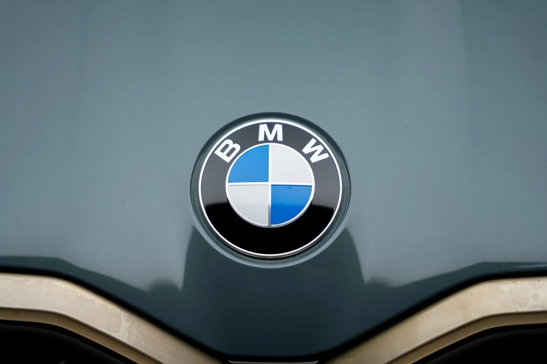 2023 BMW XM - Image 11 of 21
