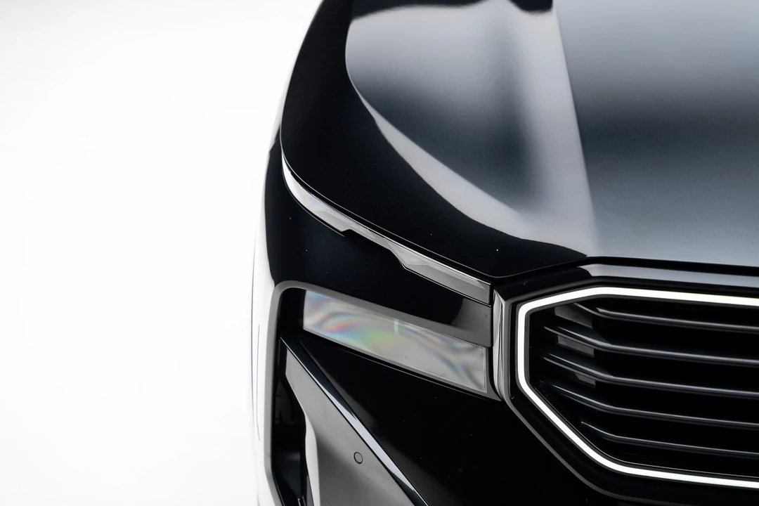 2023 BMW XM - Image 12 of 21