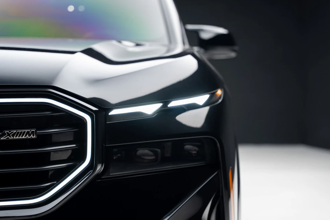 2023 BMW XM - Image 10 of 21