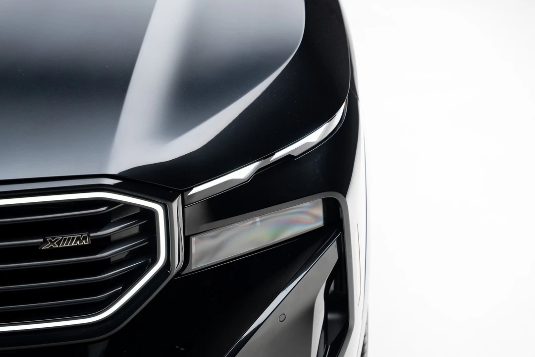 2023 BMW XM - Image 11 of 21