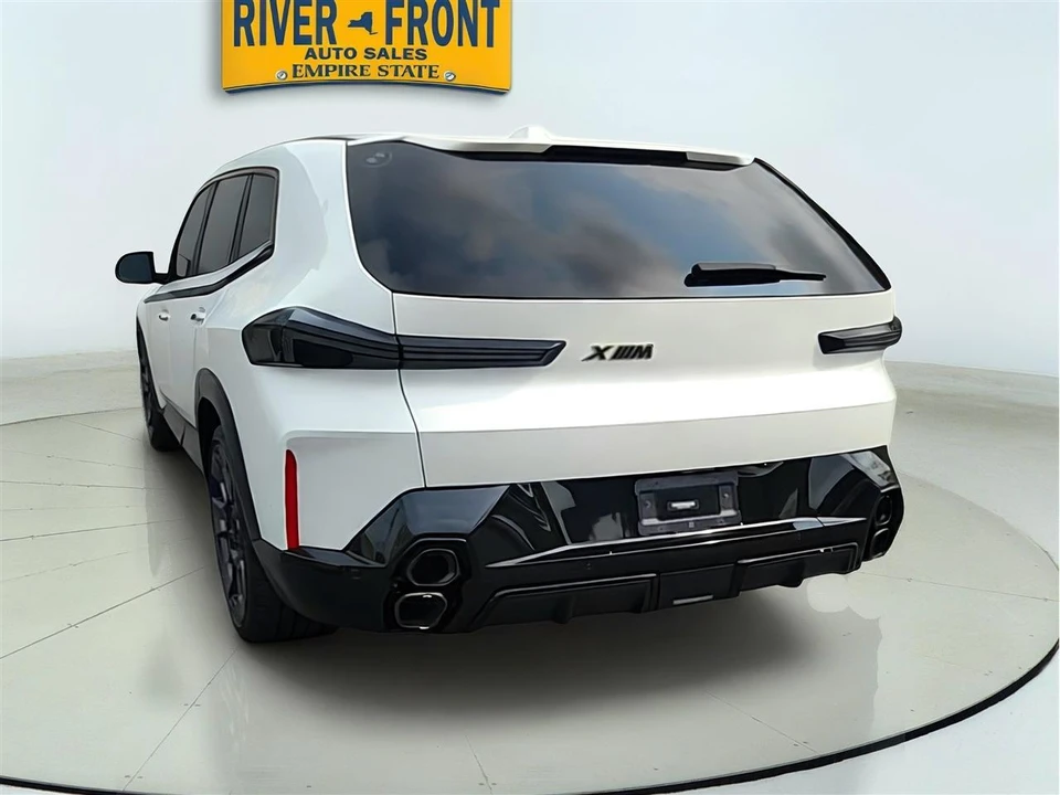 2023 BMW XM - Image 6 of 29