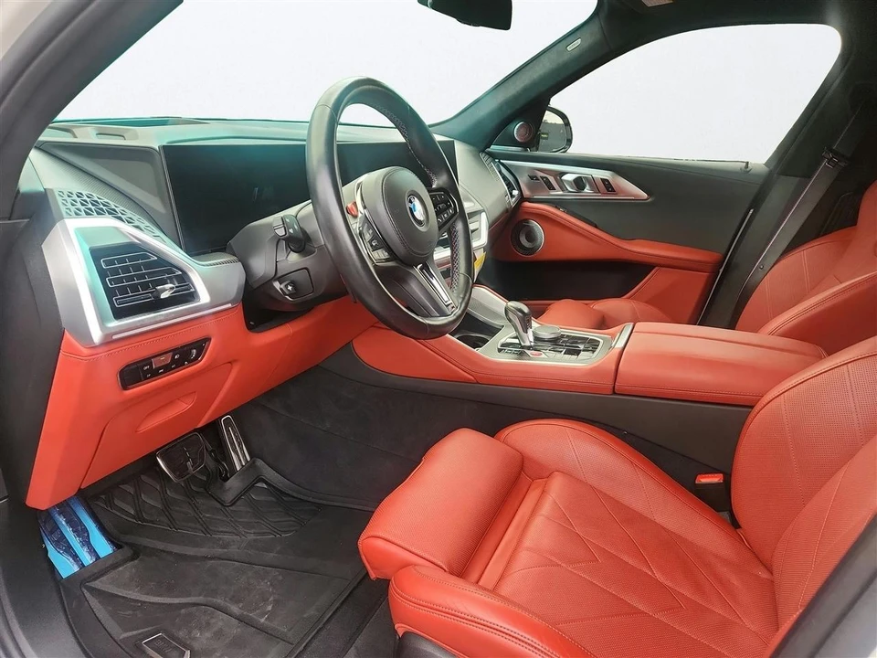 2023 BMW XM - Image 9 of 29