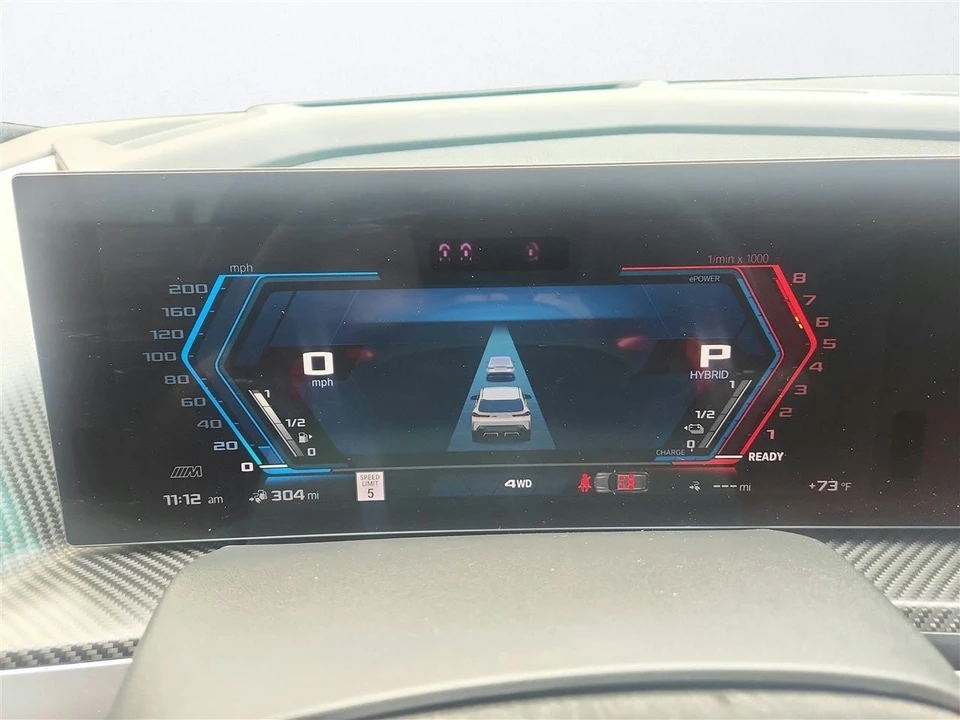2023 BMW XM - Image 11 of 29
