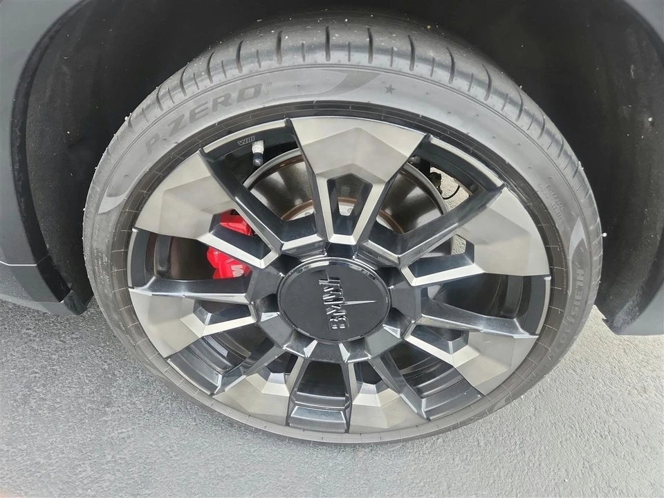 2023 BMW XM - Image 27 of 29