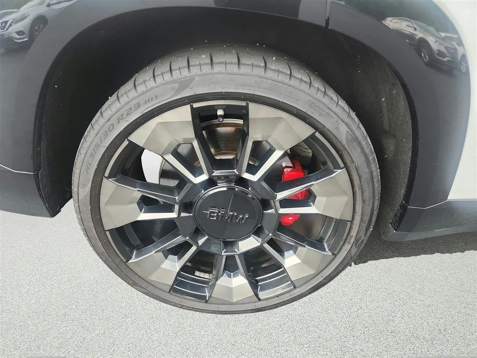 2023 BMW XM - Image 29 of 29