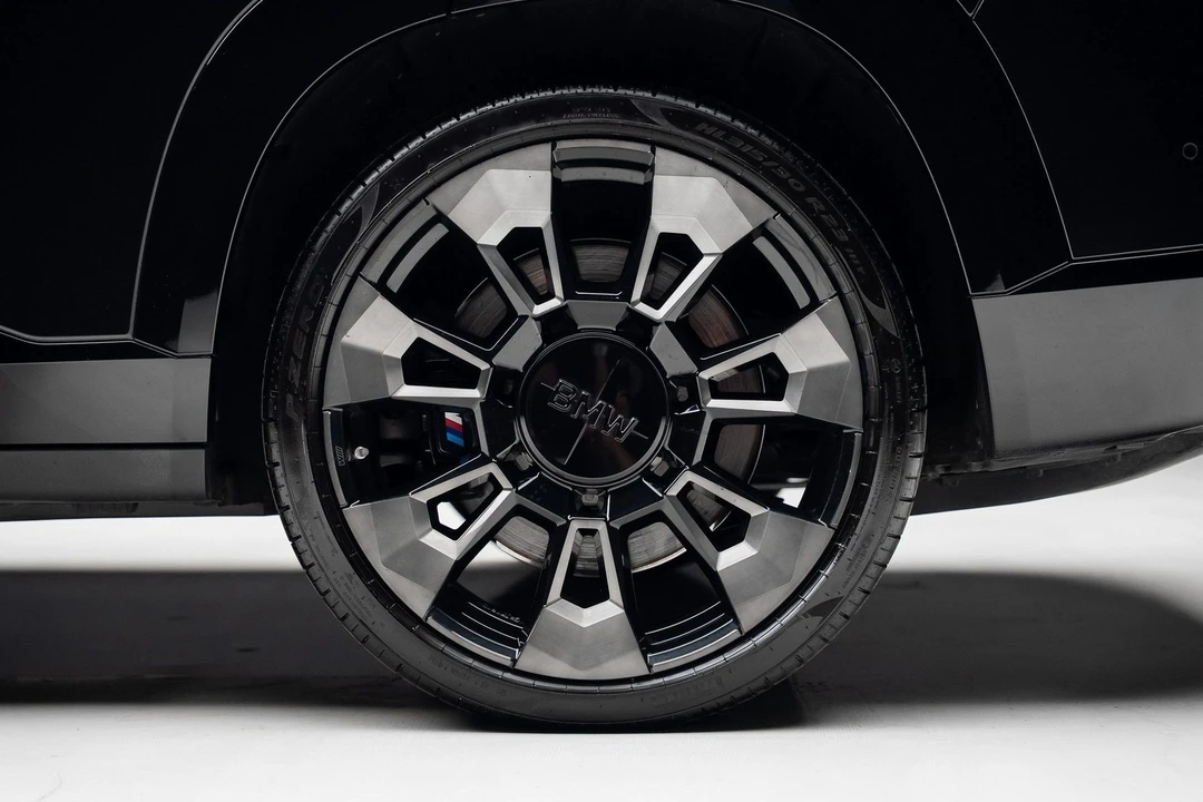 2023 BMW XM - Image 21 of 21