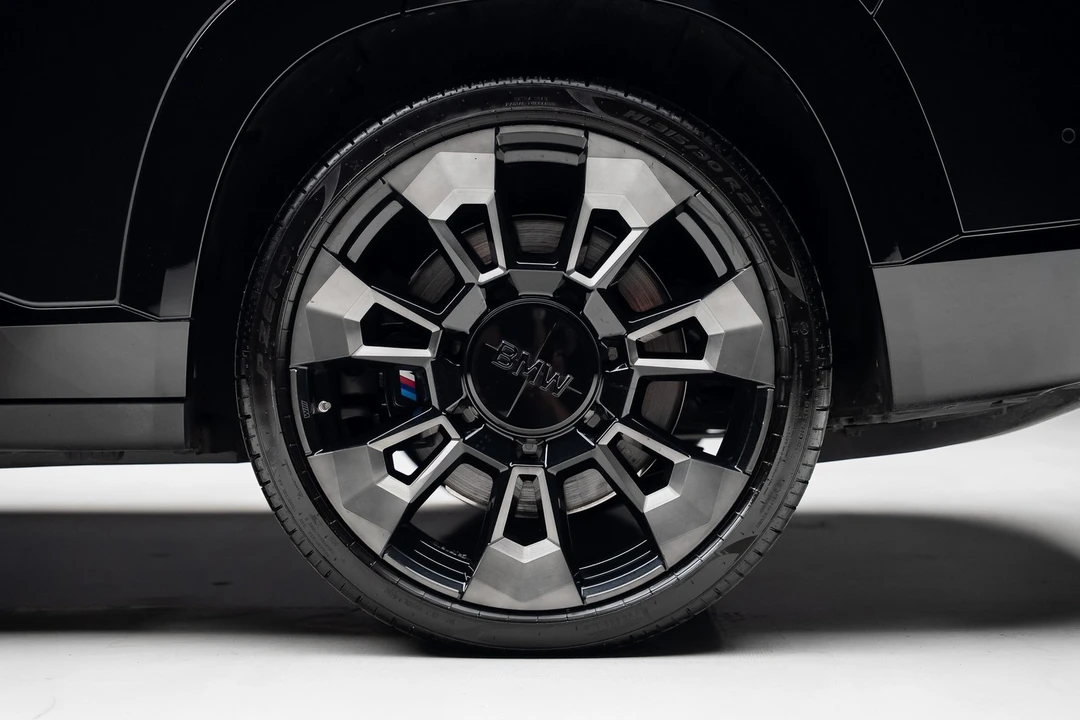 2023 BMW XM - Image 21 of 21