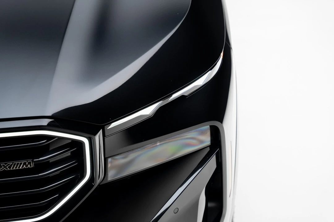 2023 BMW XM - Image 10 of 12