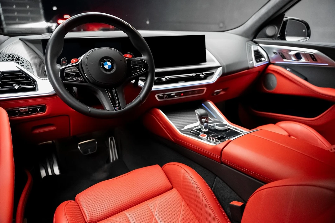 2023 BMW XM - Image 2 of 12