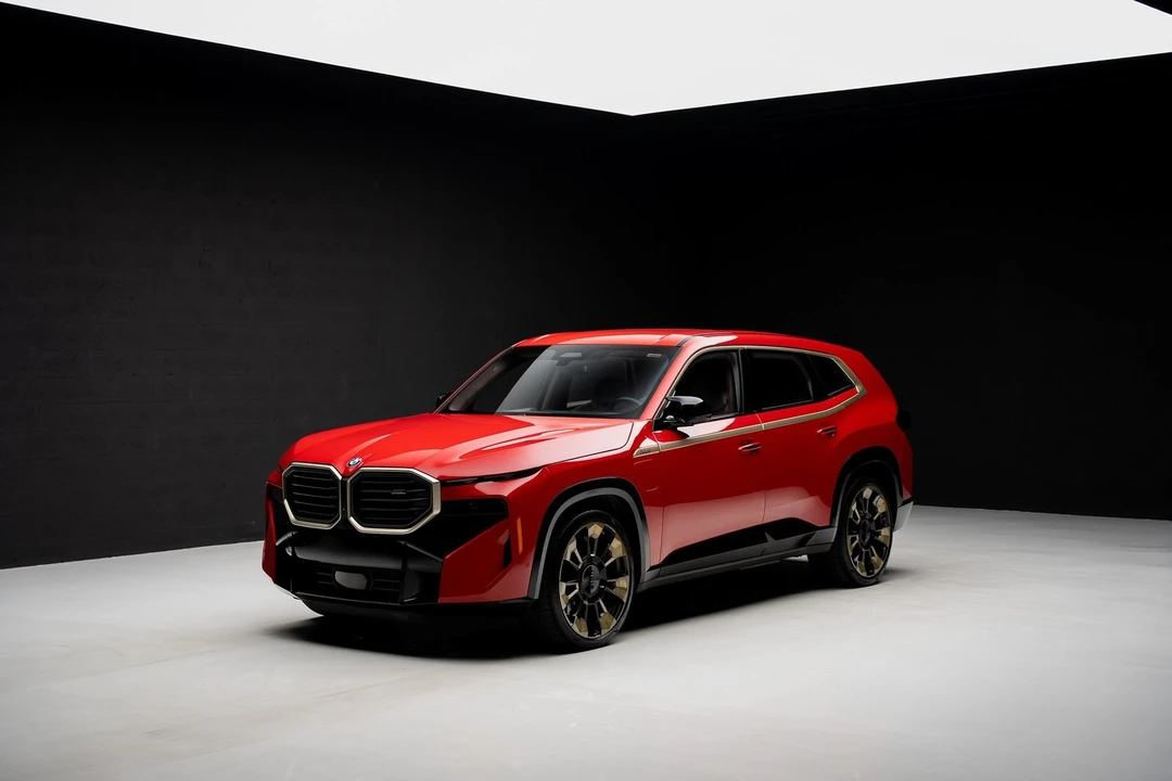 2023 BMW XM - Image 4 of 12