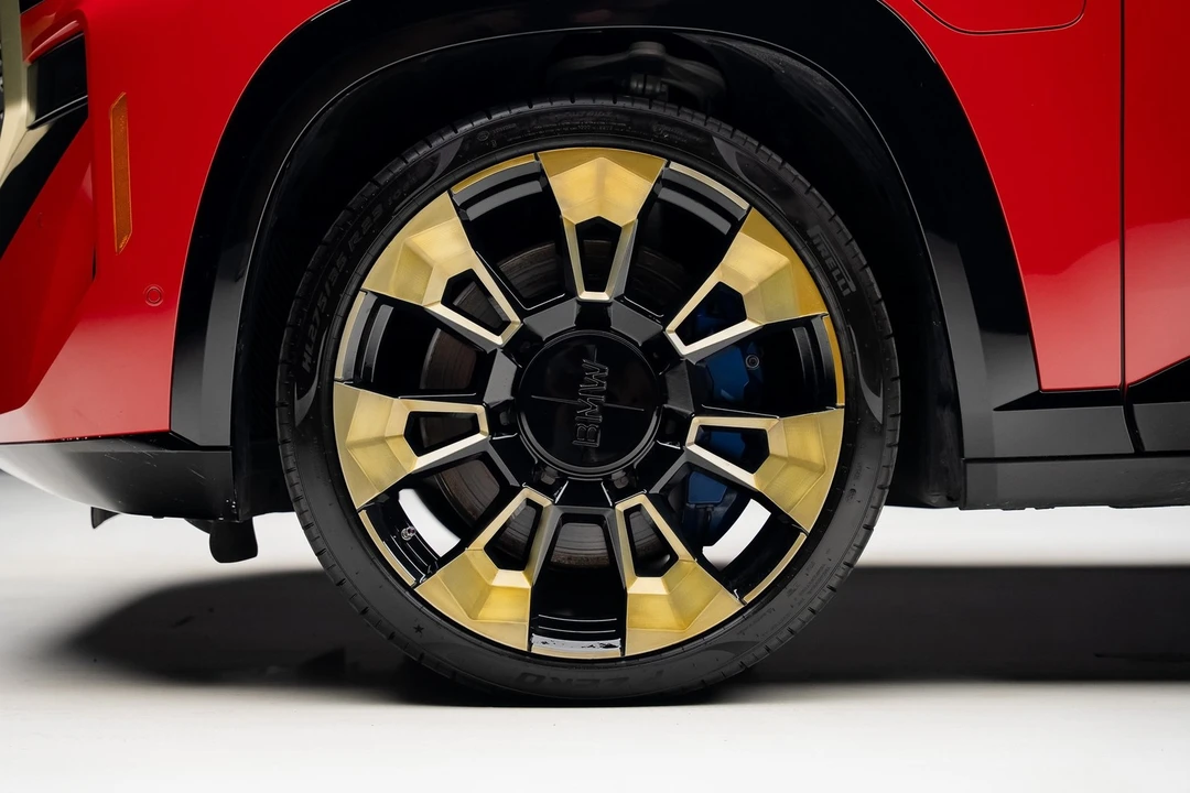 2023 BMW XM - Image 19 of 21