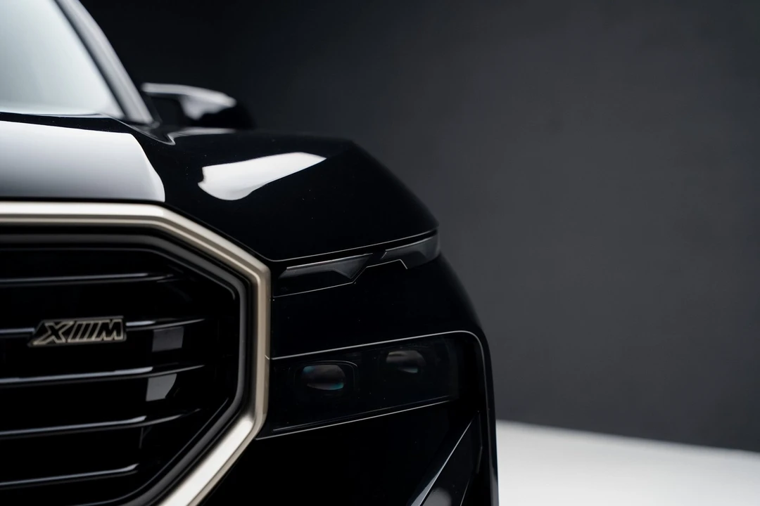 2023 BMW XM - Image 9 of 21